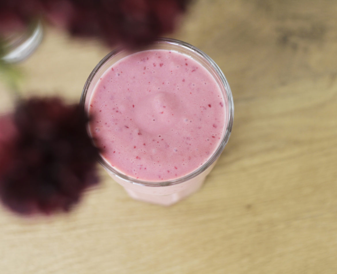Sauerkirsch-Mango Smoothie